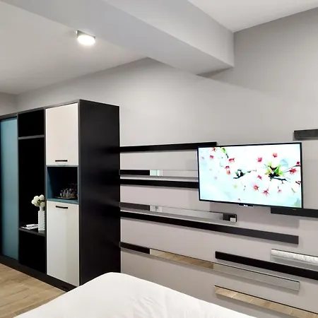Urban Vista Apartment *