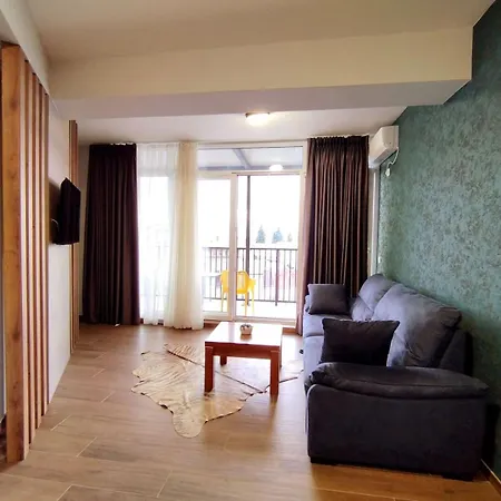 Urban Vista Apartment *
